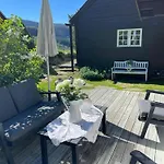 Historic Farm With Sea View Over Bjornefjorden Casa de Férias Tveit