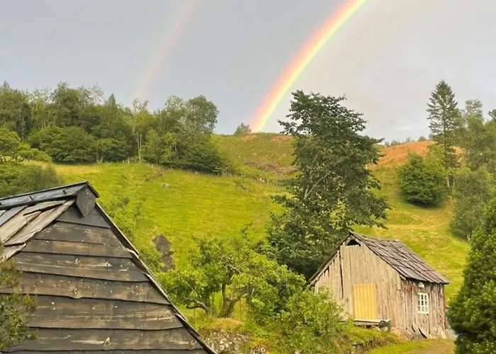 Feriehus Historic Farm With Sea View Over Bjornefjorden