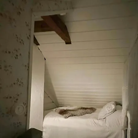 Historic Farm With Sea View Over Bjornefjorden Tveit (Vest-Agder)