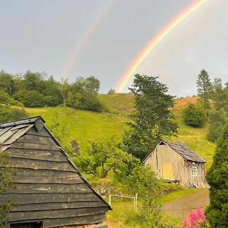Дом отдыха Historic Farm With Sea View Over Bjornefjorden